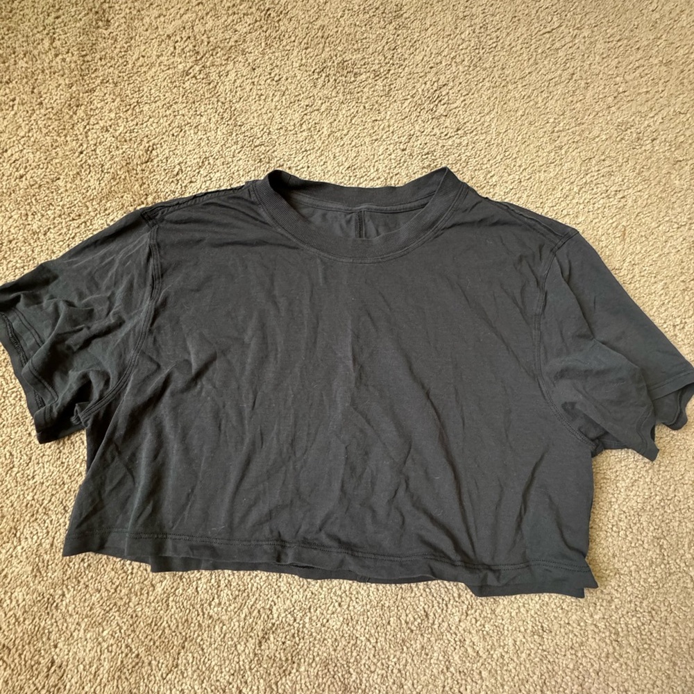 lululemon athletica Black Cropped Tee